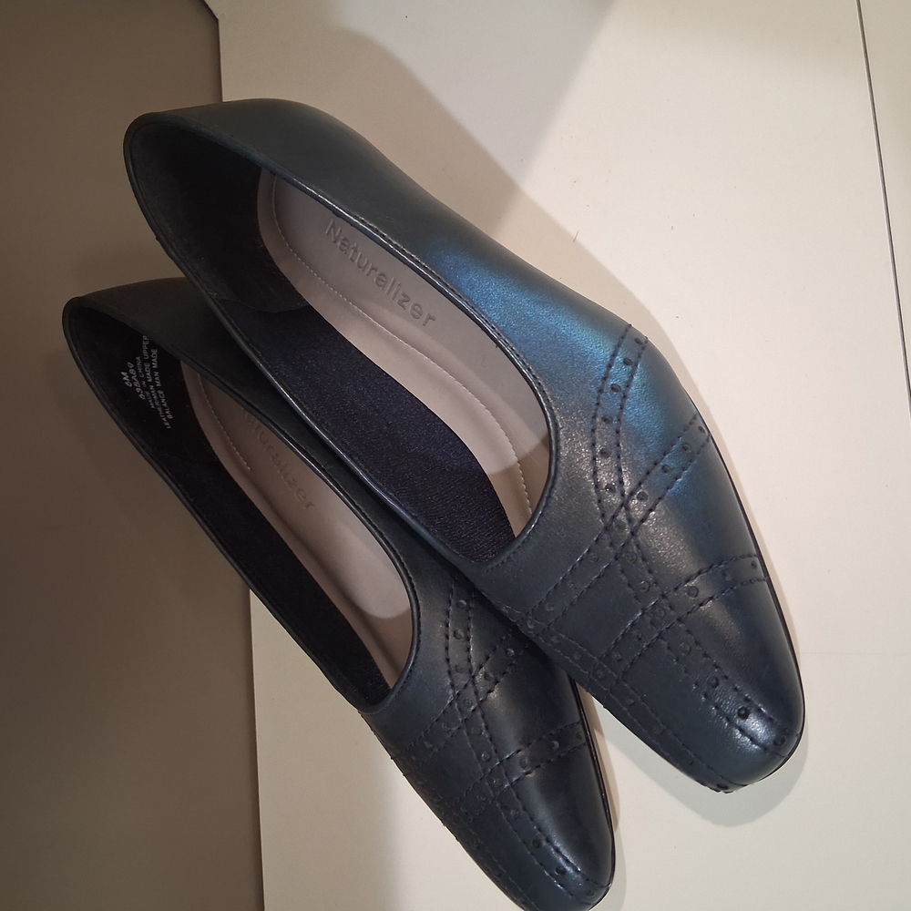 Naturalizer Women's Black Flats